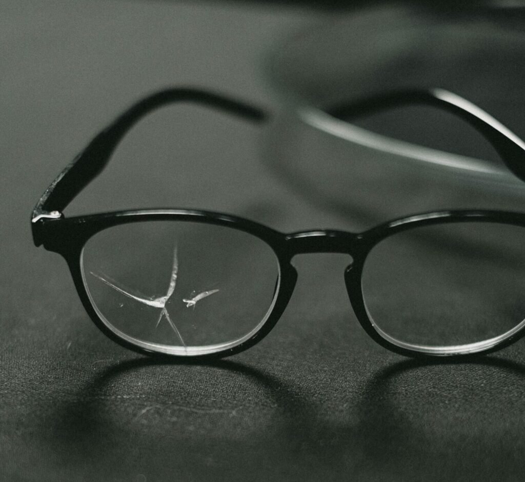 pexels-photo-9773118-9773118 Broken glasses on table